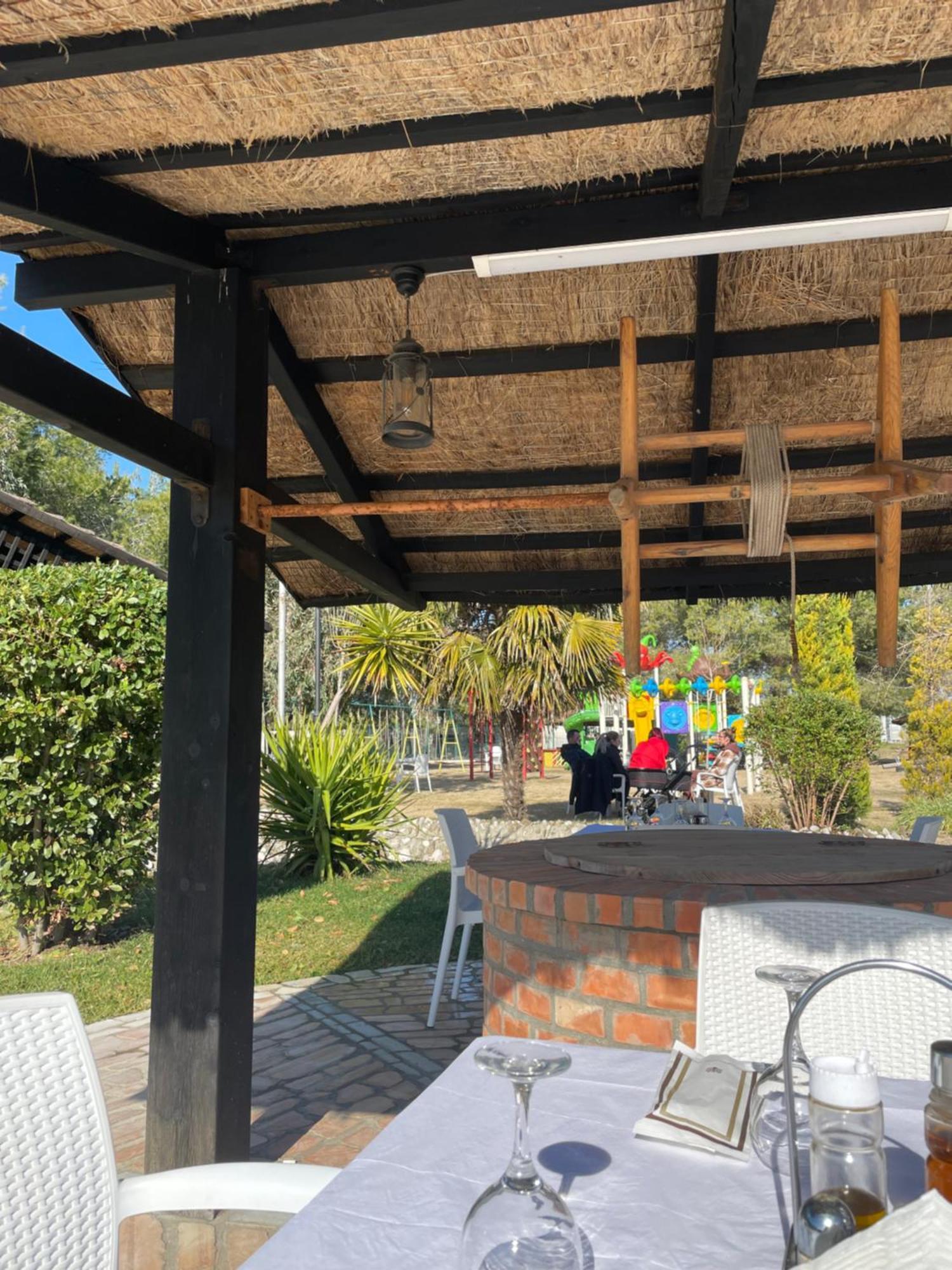 Agroturizem Eldi Hotel Fier Exterior foto